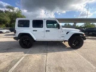 Jeep Wrangler 2024 4x4 Sahara 4xe de 4 puertas