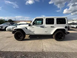 Jeep Wrangler 2024 4x4 Sahara 4xe de 4 puertas
