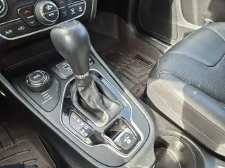 Jeep Cherokee 2021 4x4 Limited SUV de 4 puertas