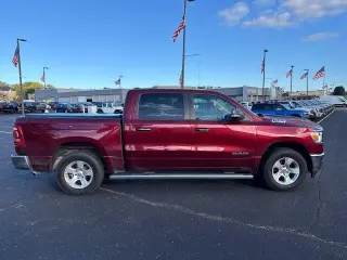 Ram 1500 2020 4x4 Big Horn 4 puertas Crew Cab 1.7 m SB Pickup
