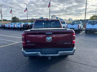 Ram 1500 2020 4x4 Big Horn 4 puertas Crew Cab 1.7 m SB Pickup