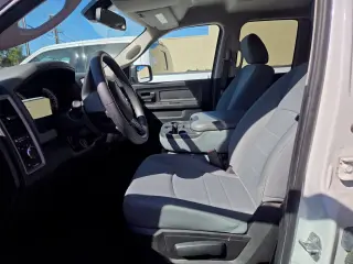 Ram 1500 Classic 2019 4x2 Tradesman 4 puertas Quad Cab caja corta de 6.3 pies