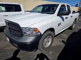 Ram 1500 Classic 2019 4x2 Tradesman 4 puertas Quad Cab caja corta de 6.3 pies