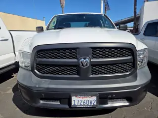 Ram 1500 Classic 2019 4x2 Tradesman 4 puertas Quad Cab caja corta de 6.3 pies