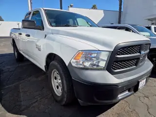Ram 1500 Classic 2019 4x2 Tradesman 4 puertas Quad Cab caja corta de 6.3 pies