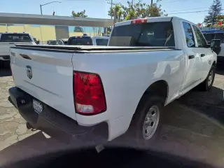 Ram 1500 Classic 2019 4x2 Tradesman 4 puertas Quad Cab caja corta de 6.3 pies