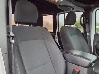 Jeep Wrangler Unlimited 2022 4x4 Sport SUV 4 puert
