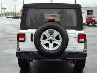 Jeep Wrangler Unlimited 2022 4x4 Sport SUV 4 puert