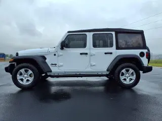 Jeep Wrangler Unlimited 2022 4x4 Sport SUV 4 puert