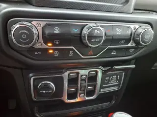 Jeep Wrangler Unlimited 2022 4x4 Sport SUV 4 puert