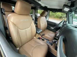 Jeep Wrangler JK Unlimited 2018 4x4 Sahara SUV de 4 puertas