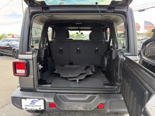 Jeep Wrangler Unlimited 2022 4x4 Sahara SUV 4 puertas