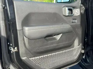 Jeep Wrangler 2023 4x4 Sahara 4 puertas SUV