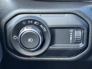 Jeep Wrangler 2023 4x4 Sahara 4 puertas SUV