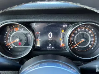 Jeep Wrangler 2023 4x4 Sahara 4 puertas SUV
