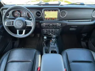 Jeep Wrangler 2023 4x4 Sahara 4 puertas SUV
