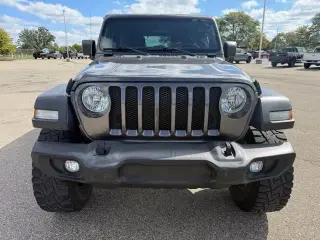 Jeep Wrangler Unlimited 2018 4x4 Sport SUV de 4 puertas (lanzamiento de medidos de año)
