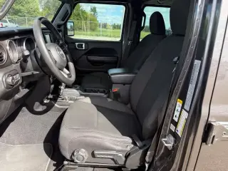Jeep Wrangler Unlimited 2018 4x4 Sport SUV de 4 puertas (lanzamiento de medidos de año)