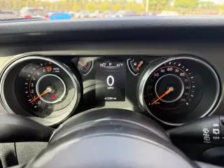 Jeep Wrangler Unlimited 2018 4x4 Sport SUV de 4 puertas (lanzamiento de medidos de año)