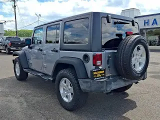 Jeep Wrangler Unlimited 2016 4x4 Sport SUV de 4 puertas