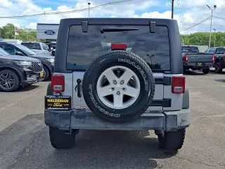 Jeep Wrangler Unlimited 2016 4x4 Sport SUV de 4 puertas