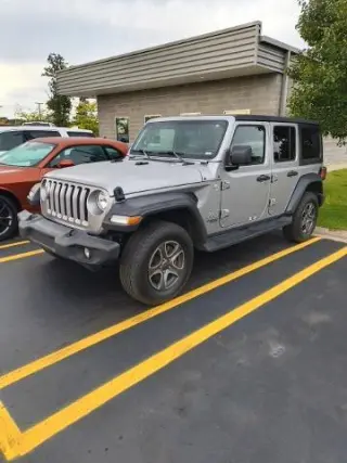 Jeep Wrangler Unlimited 2018 4x4 Sport SUV de 4 puertas (lanzamiento de mitad de año)