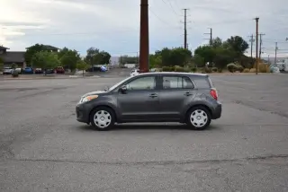 Scion xD 2010 5p HB Man (Nac)