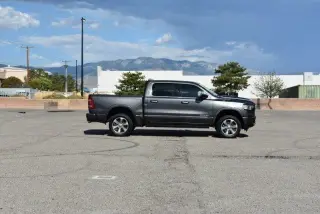 RAM 1500 Limited 4x4 Cabina Extendida 4x4 5'7" Caja