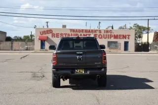 RAM 1500 Limited 4x4 Cabina Extendida 4x4 5'7" Caja