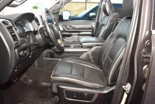 RAM 1500 Limited 4x4 Cabina Extendida 4x4 5'7" Caja