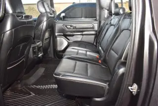 RAM 1500 Limited 4x4 Cabina Extendida 4x4 5'7" Caja