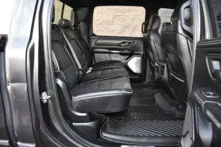 RAM 1500 Limited 4x4 Cabina Extendida 4x4 5'7" Caja