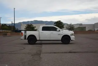RAM 1500 4WD Crew Cab 140.5" Sport 2014