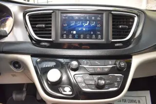 Chrysler Pacifica Touring L Tracción delantera 2020