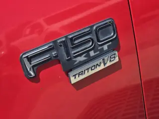 Ford F-150 2000 2dr XLT 4WD Standard Cab LB