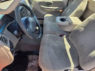 Ford F-150 2000 2dr XLT 4WD Standard Cab LB