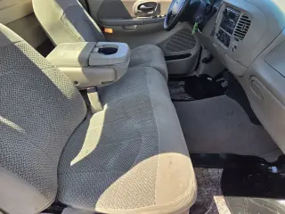 Ford F-150 2000 2dr XLT 4WD Standard Cab LB