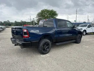 Ram 1500 2022 4x4 Lone Star 4dr Crew Cab 5.6 ft. SB Pickup