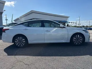Nissan Altima 2023 2.5 SV 4dr Sedan