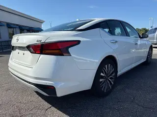 Nissan Altima 2023 2.5 SV 4dr Sedan