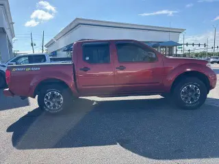 Nissan Frontier 2015 4x2 S 4dr Crew Cab 5 ft. SB Pickup 6M