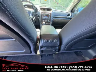 2017 Chevrolet Traverse AWD 4dr LT w/1LT