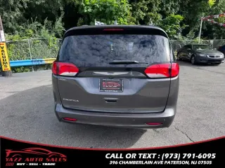2017 Chrysler Pacifica Touring FWD