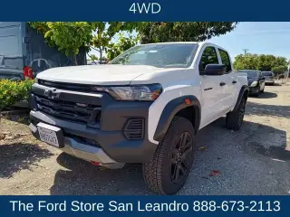 Chevrolet Colorado 2023 4x4 Trail Boss 4dr Crew Cab 5 ft. SB