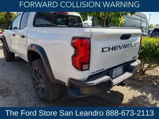 Chevrolet Colorado 2023 4x4 Trail Boss 4dr Crew Cab 5 ft. SB