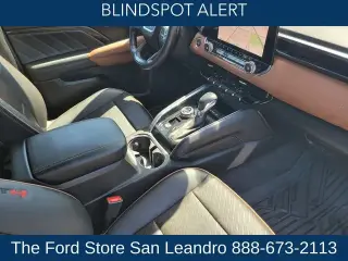GMC Canyon 2023 4x4 AT4 4dr Crew Cab 5 ft. SB