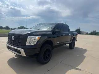 Nissan Titan 2021 4x4 SV 4dr Crew Cab 5.6 ft. SB