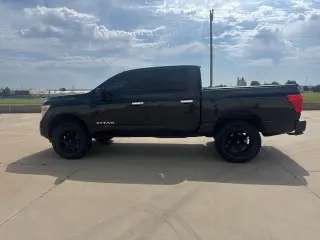 Nissan Titan 2021 4x4 SV 4dr Crew Cab 5.6 ft. SB