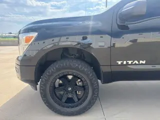 Nissan Titan 2021 4x4 SV 4dr Crew Cab 5.6 ft. SB