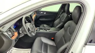 Volvo XC60 2024 AWD B5 Plus Tema Oscuro 4p SUV